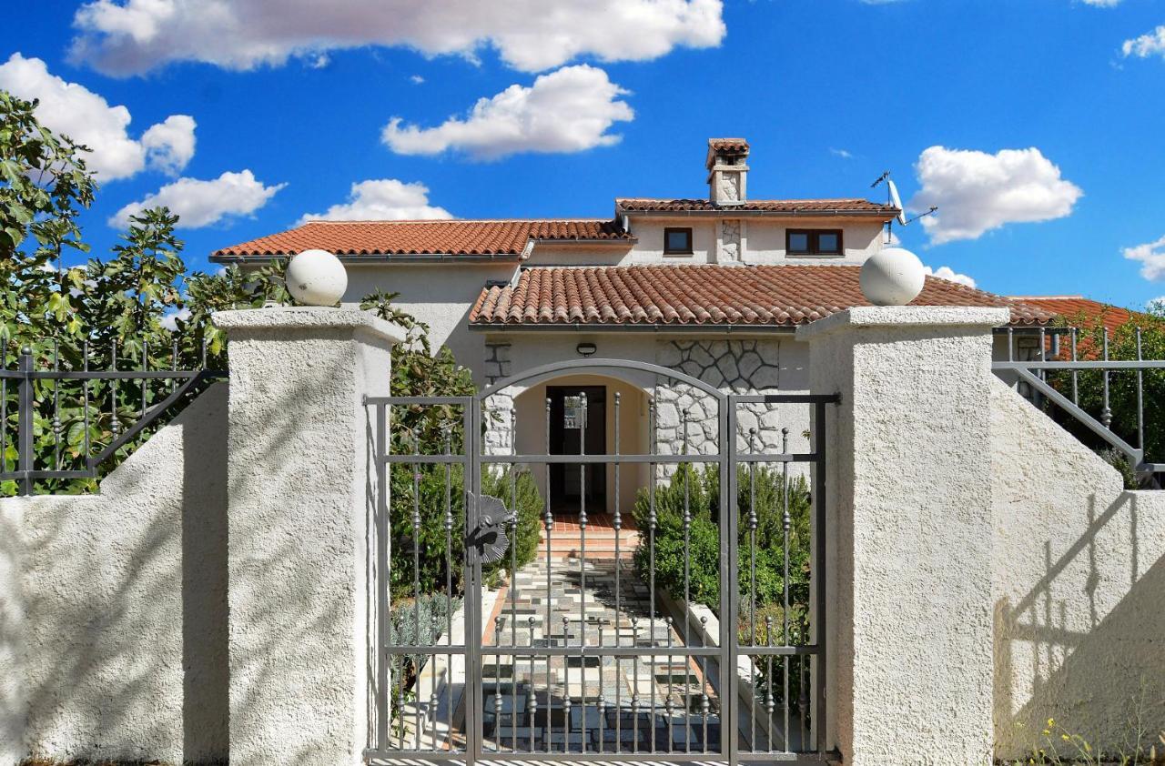 Villa House Vlade 1219 à Premantura Extérieur photo