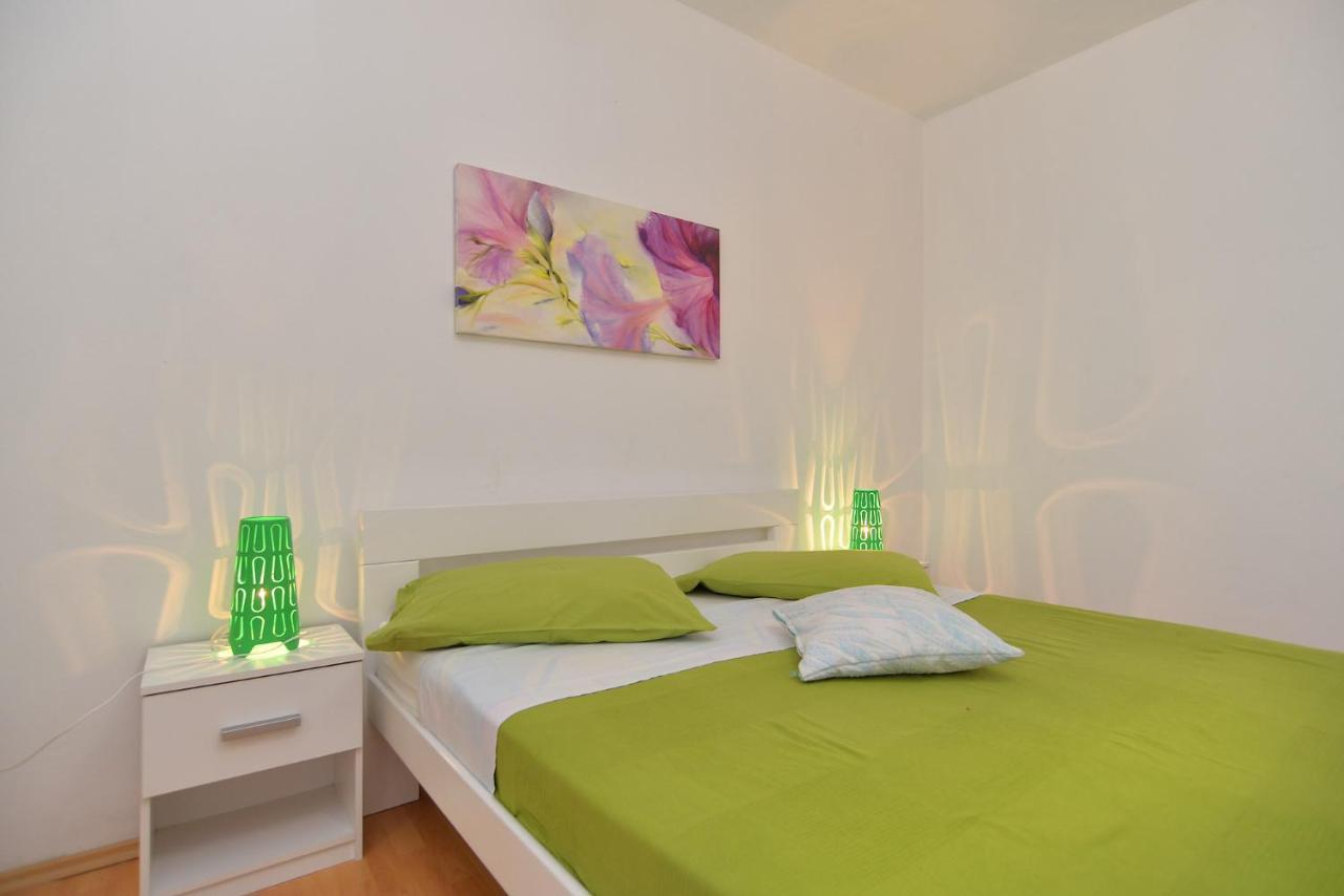 Villa House Vlade 1219 à Premantura Extérieur photo